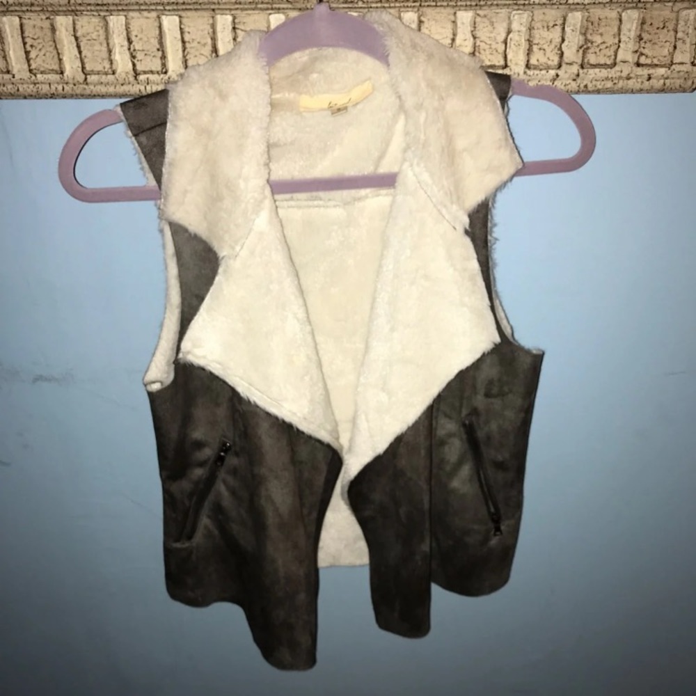 ❌sold❌ Suede fur vest
